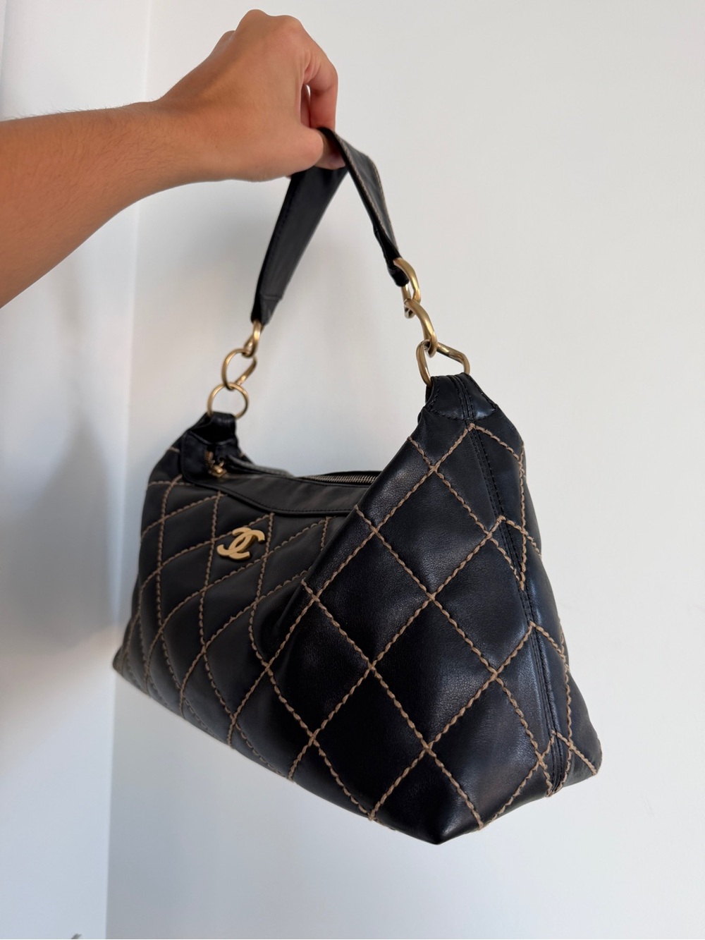 Chanel Black Wild Stitch Leather Hobo Bag with Gold Hardware - Picture 2 of 7